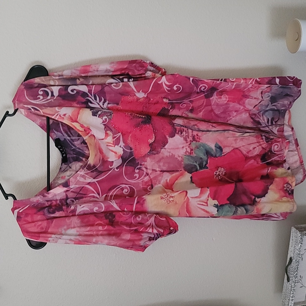 Peep shoulder blouse